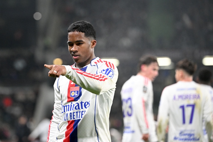 去哪儿？前蓉城、三镇外援帕拉西奥斯晒照，将返回中国