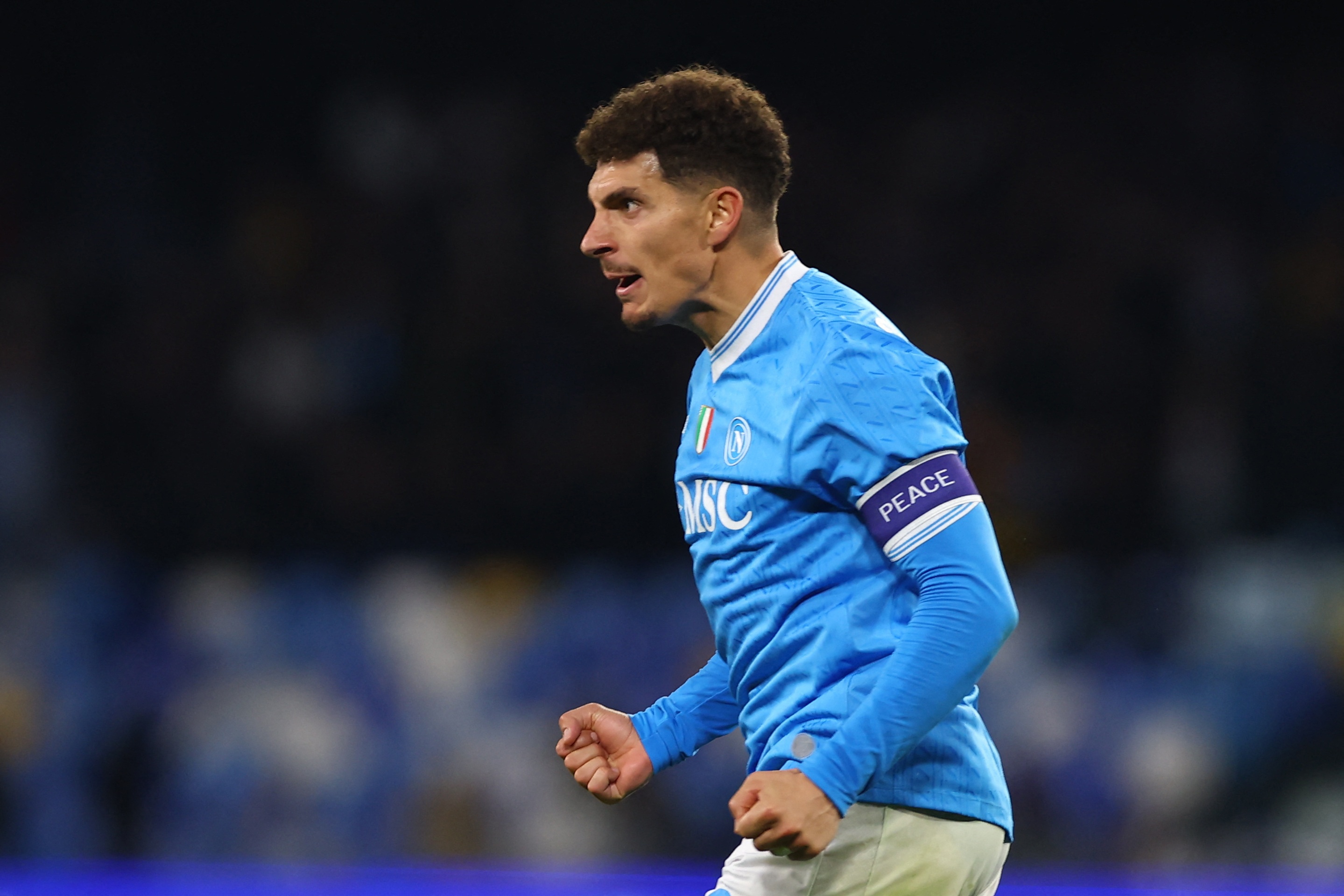 若字母来了还走吗？高管：詹姆斯下季要么与湖人续约要么重回骑士