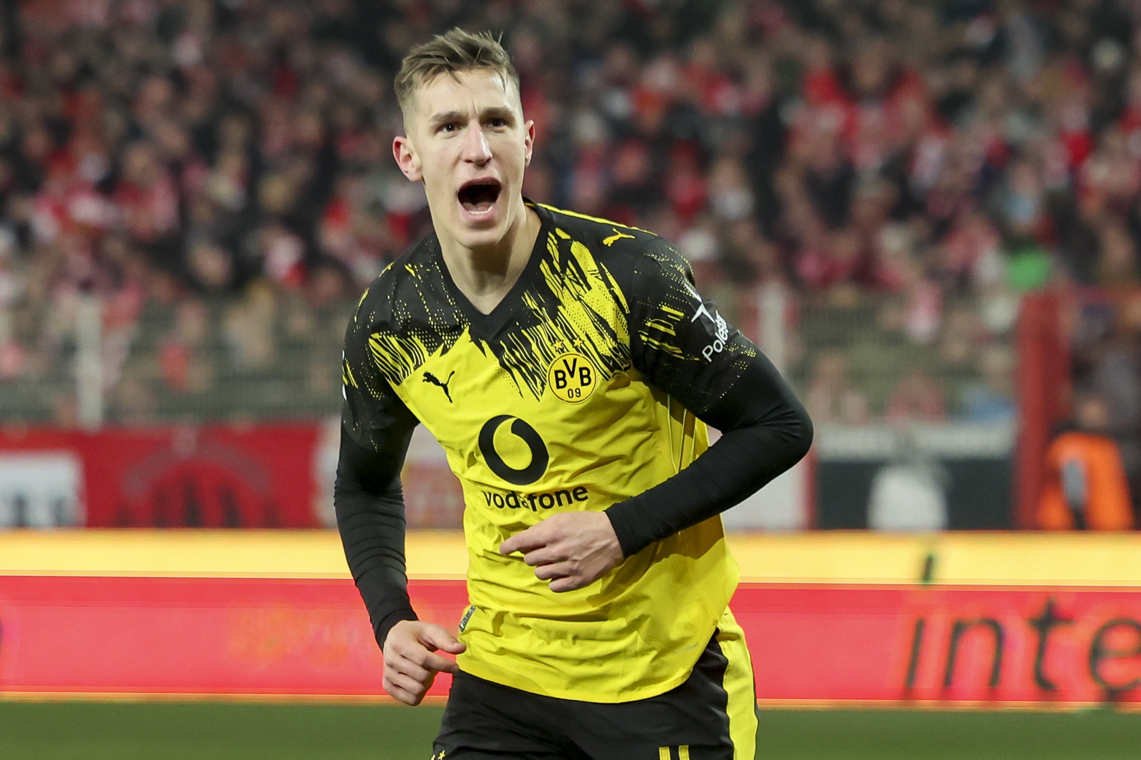 大为震撼！方镜淇手指错位+队医现场复位，古斯塔沃直接看呆了！